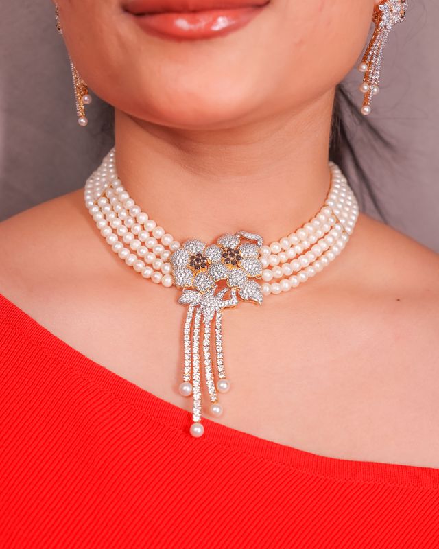 Pearl Chokers, example style